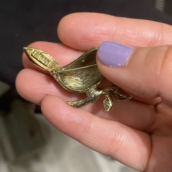 • Little Bird Brooch • - Picture 4 of 7